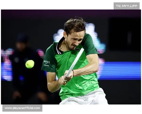 梅德韦杰夫再度荣膺MVP传奇继续书写网球新篇章 梅德韦杰夫再度荣膺MVP传奇继续书写网球新篇章