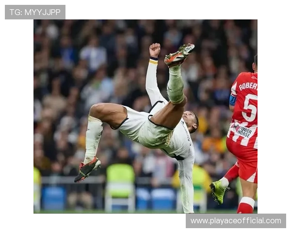 欧洲杯惊魂时刻绝平进球诞生全场球迷起立鼓掌致敬经典之战